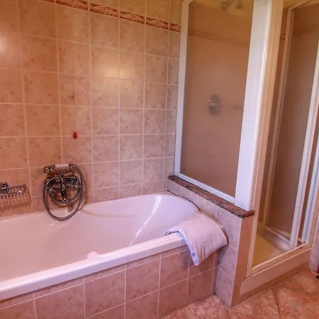 Holiday home Attractively Furnished On A Large Estate In The Chianti Region Bucine