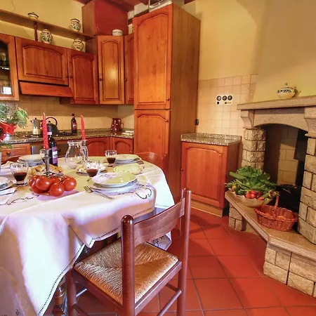 Holiday home Attractively Furnished On A Large Estate In The Chianti Region Bucine